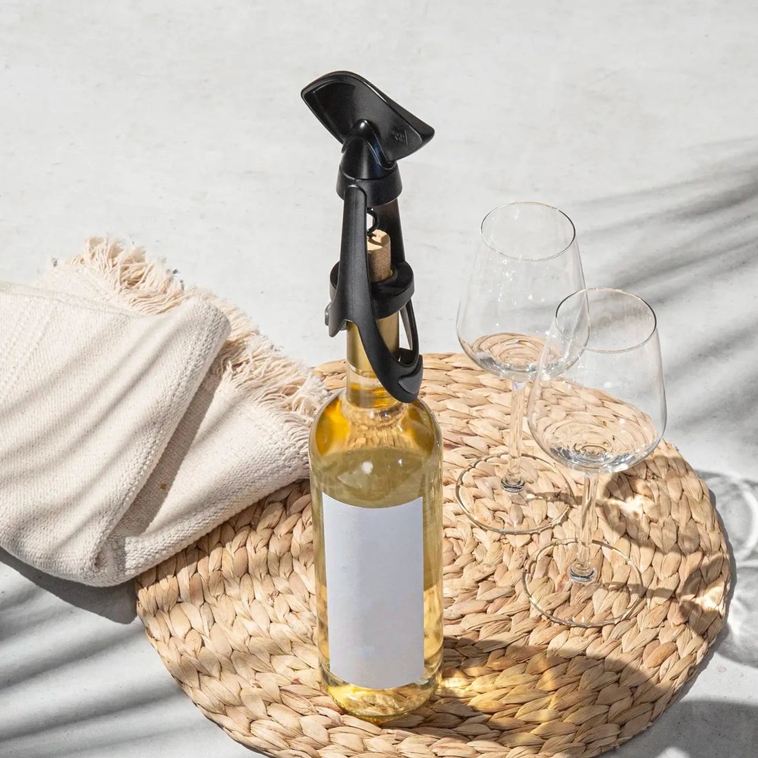 Cavatappi a spirale di design Twister Vacu Vin, di colore nero, che rende semplice l'estrazione del sughero