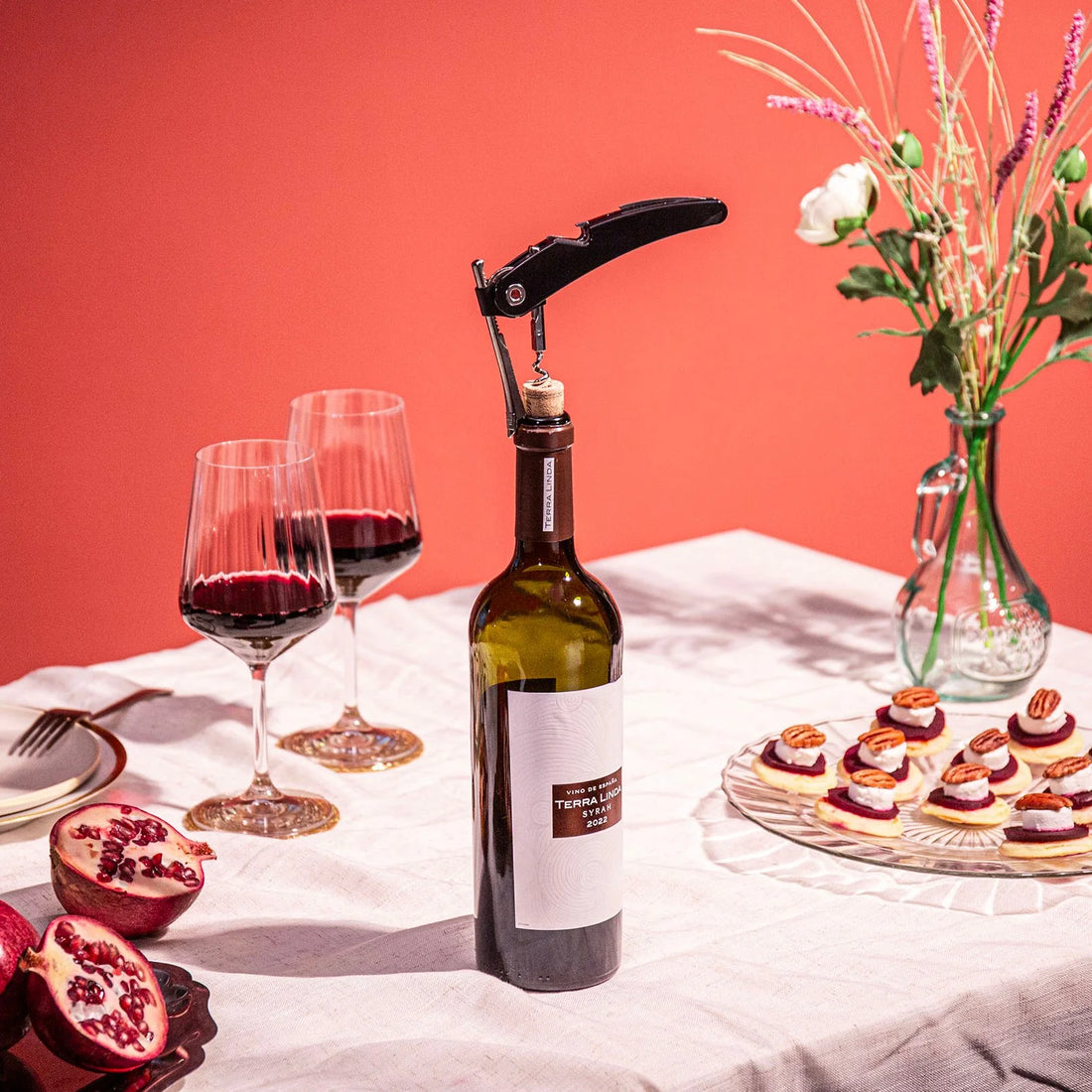 Estrazione di un tappo di sughero Single Pull Corkscrew Vacu Vin, con sistema a leva singola, che consente un'estrazione facile del sughero