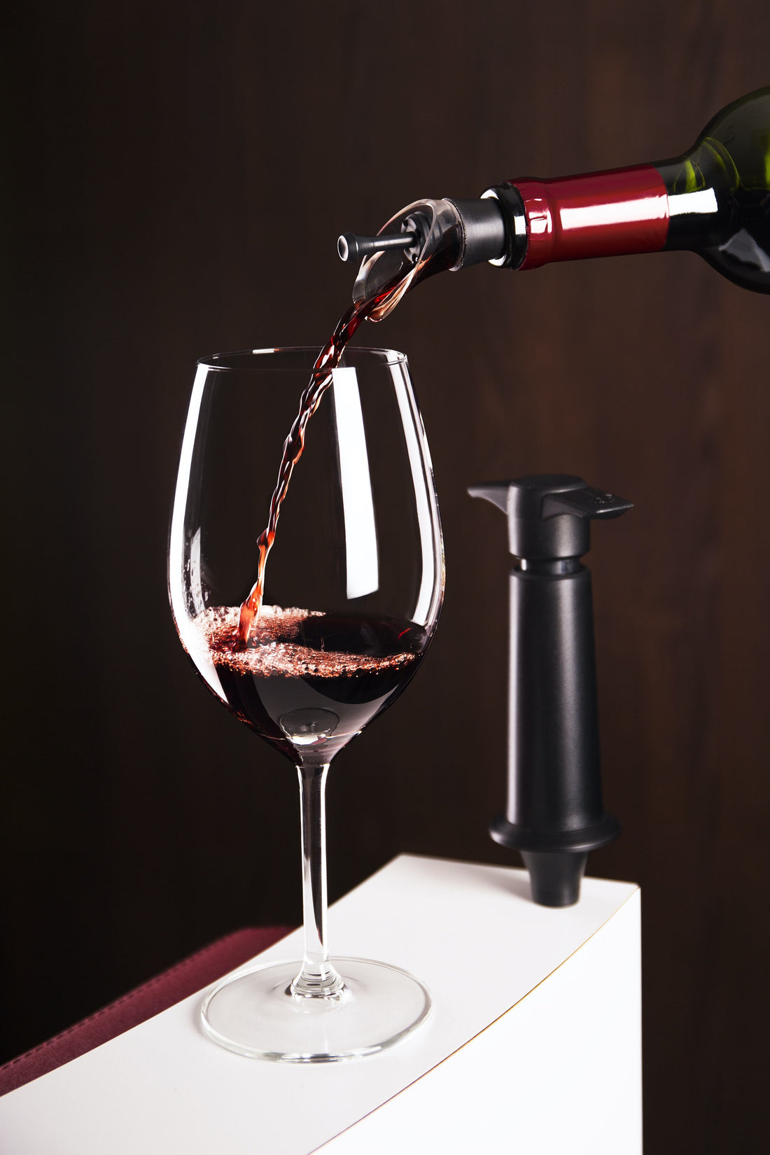 WINE SAVER & SERVER BLACK VACU VIN - Living