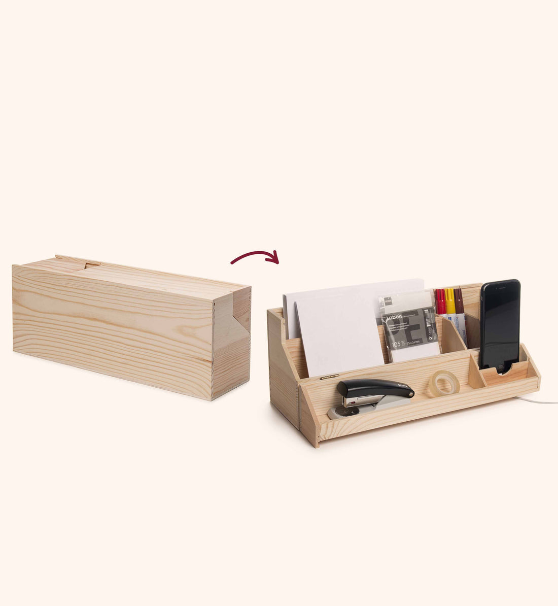 Esempio di utilizzo della cassetta in legno per vino Desk Topper, che si trasforma in organizer da scrivania.